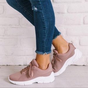 CLEARANCE-FIRM‼️ 5🌟Lucky Sneaker in Mauve